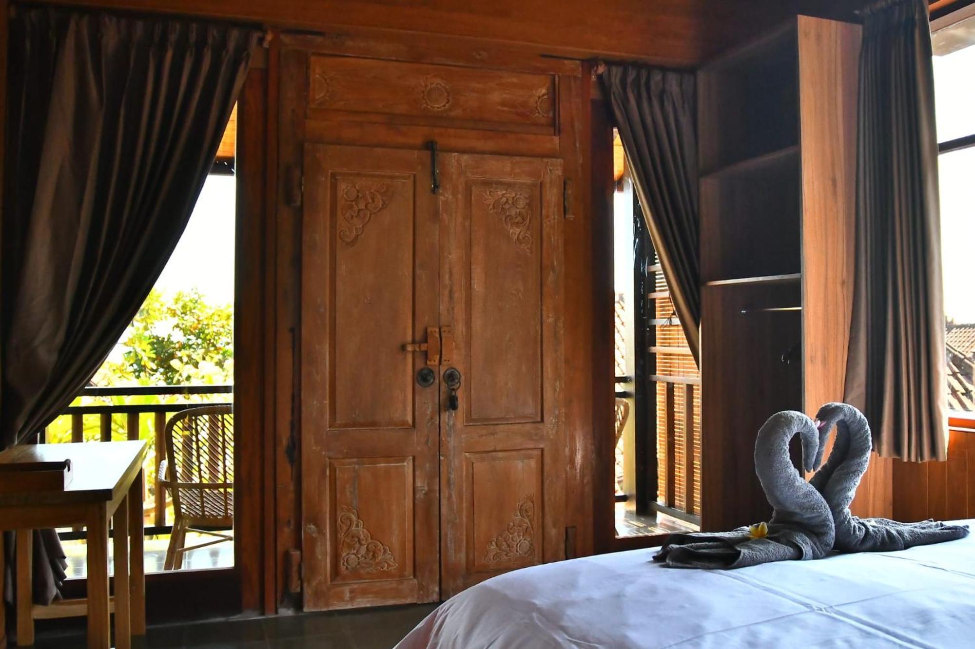 Putra'Lebah Amed Guest House מראה חיצוני תמונה