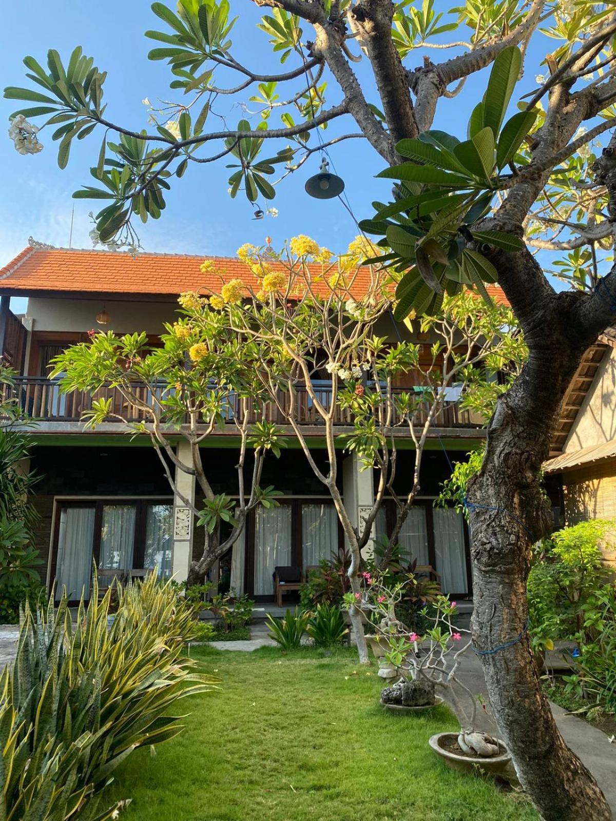 Putra'Lebah Amed Guest House מראה חיצוני תמונה