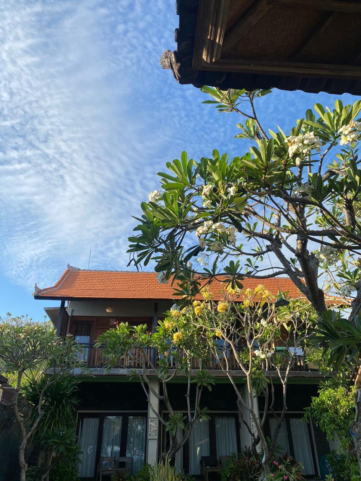 Putra'Lebah Amed Guest House מראה חיצוני תמונה