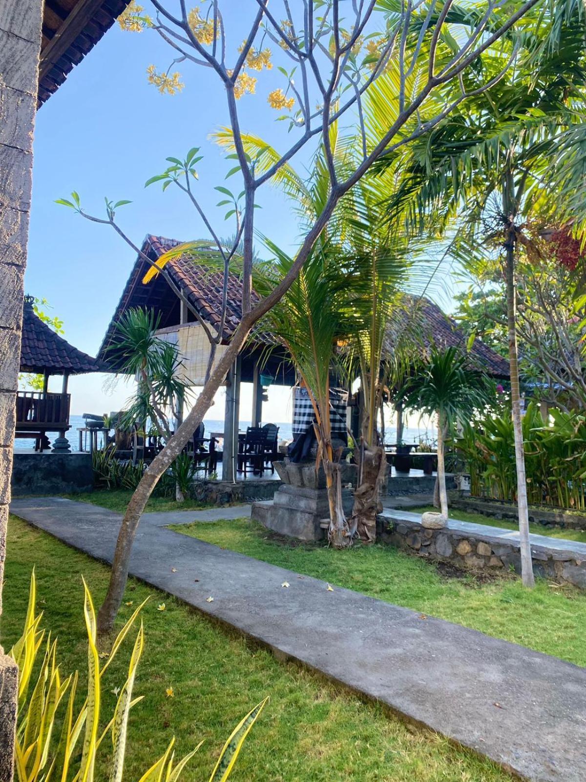 Putra'Lebah Amed Guest House מראה חיצוני תמונה
